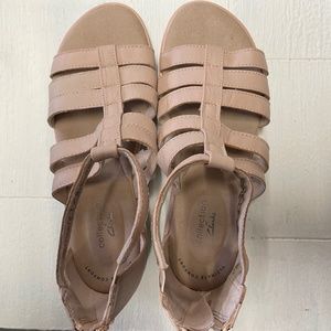 Women's Clarks Sandals pink size &M